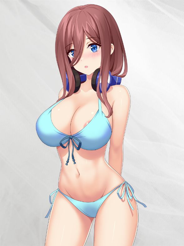Miku Nakano Bikini
